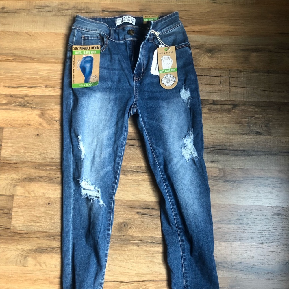 Ripped skinny jeans